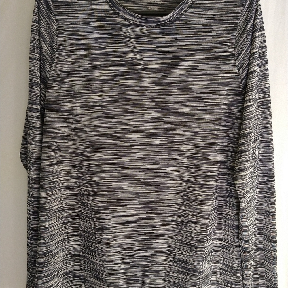 Quick dri women's athletic top.